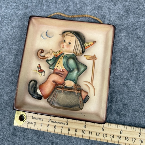 Vintage Goebel Hummel "Merry Wanderer" Wall Plaque Hanging #92 Home Decor - Picture 7 of 7